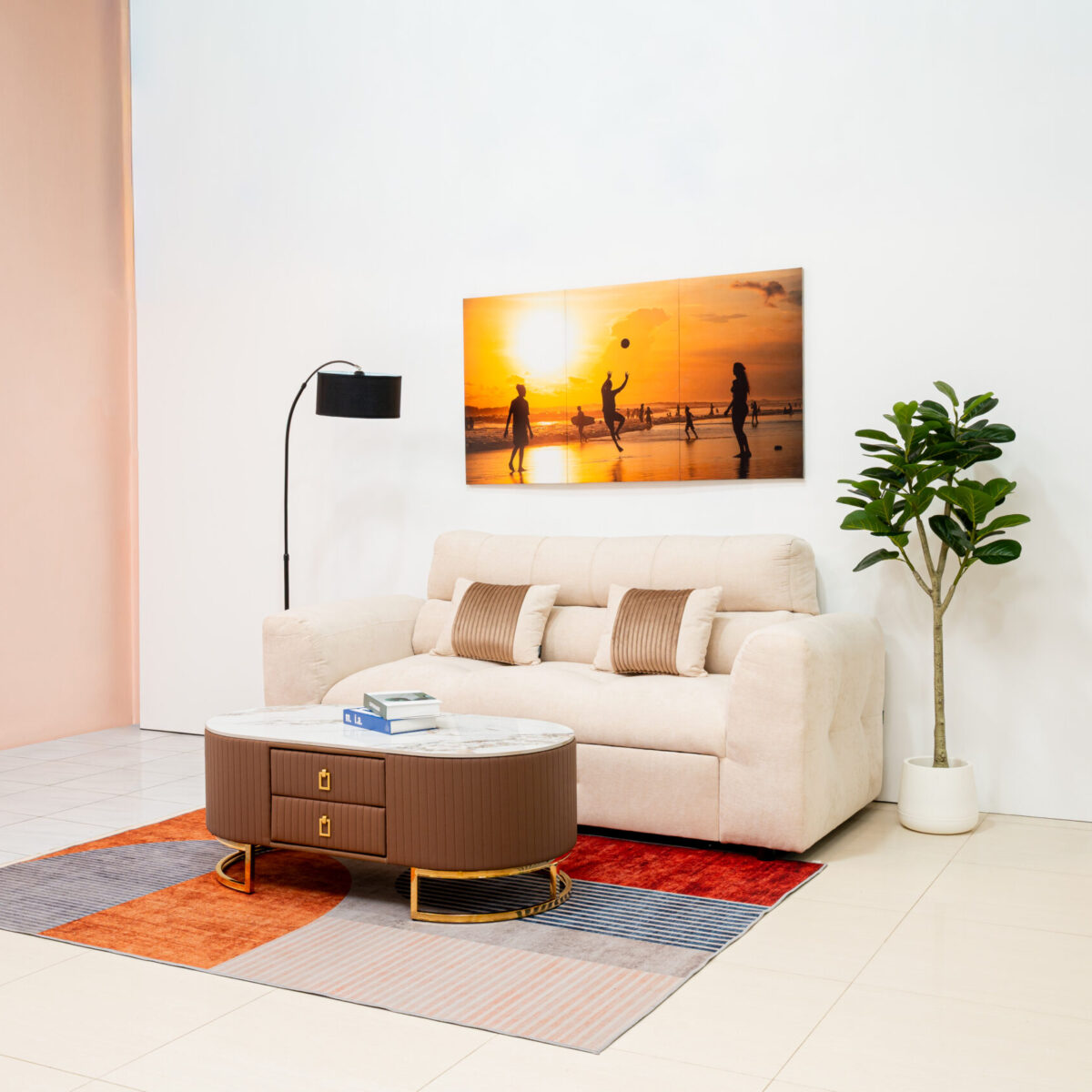 ชุดจับคู่โซฟาเบดสีครีมและโต๊ะกลางหินอ่อน สไตล์ Modern Luxury