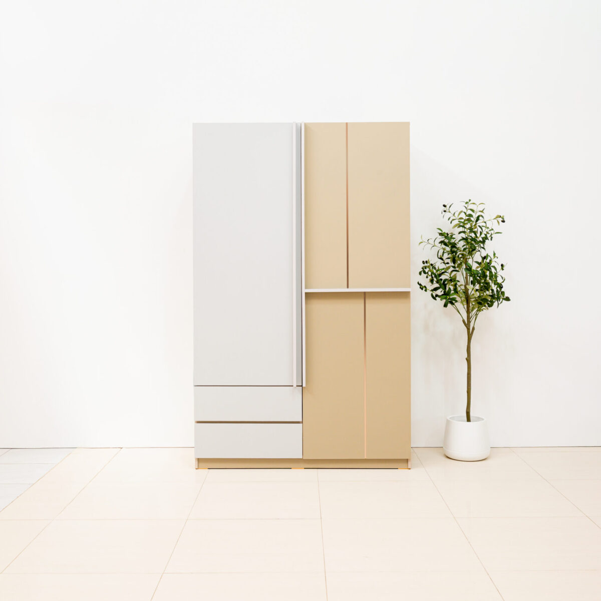 ตู้เสื้อผ้าบานเปิดดีไซน์ทูโทน ฟังก์ชันครบจบในใบเดียว