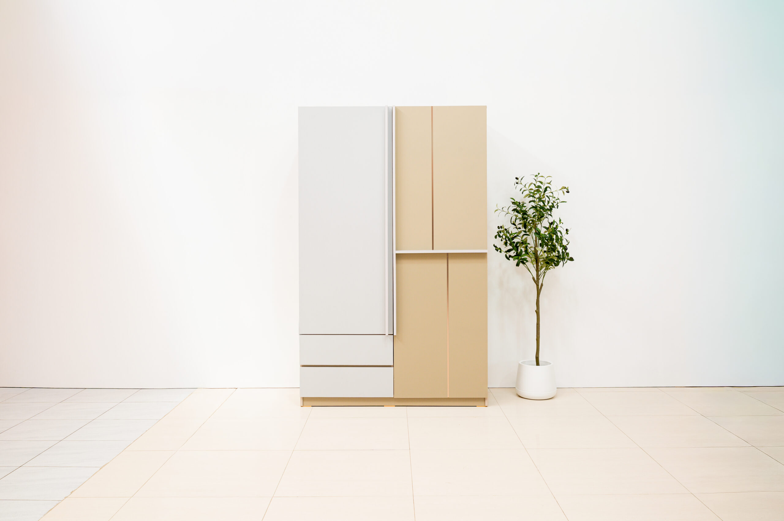 ตู้เสื้อผ้าบานเปิดดีไซน์ทูโทน ฟังก์ชันครบจบในใบเดียว