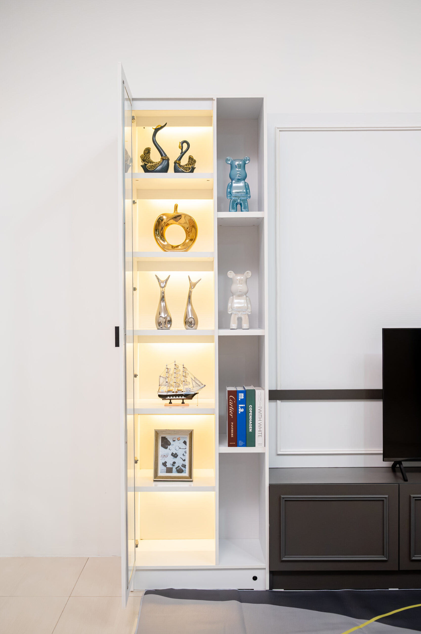 ชั้นวางทีวีพร้อมช่องวางของ - Image 2