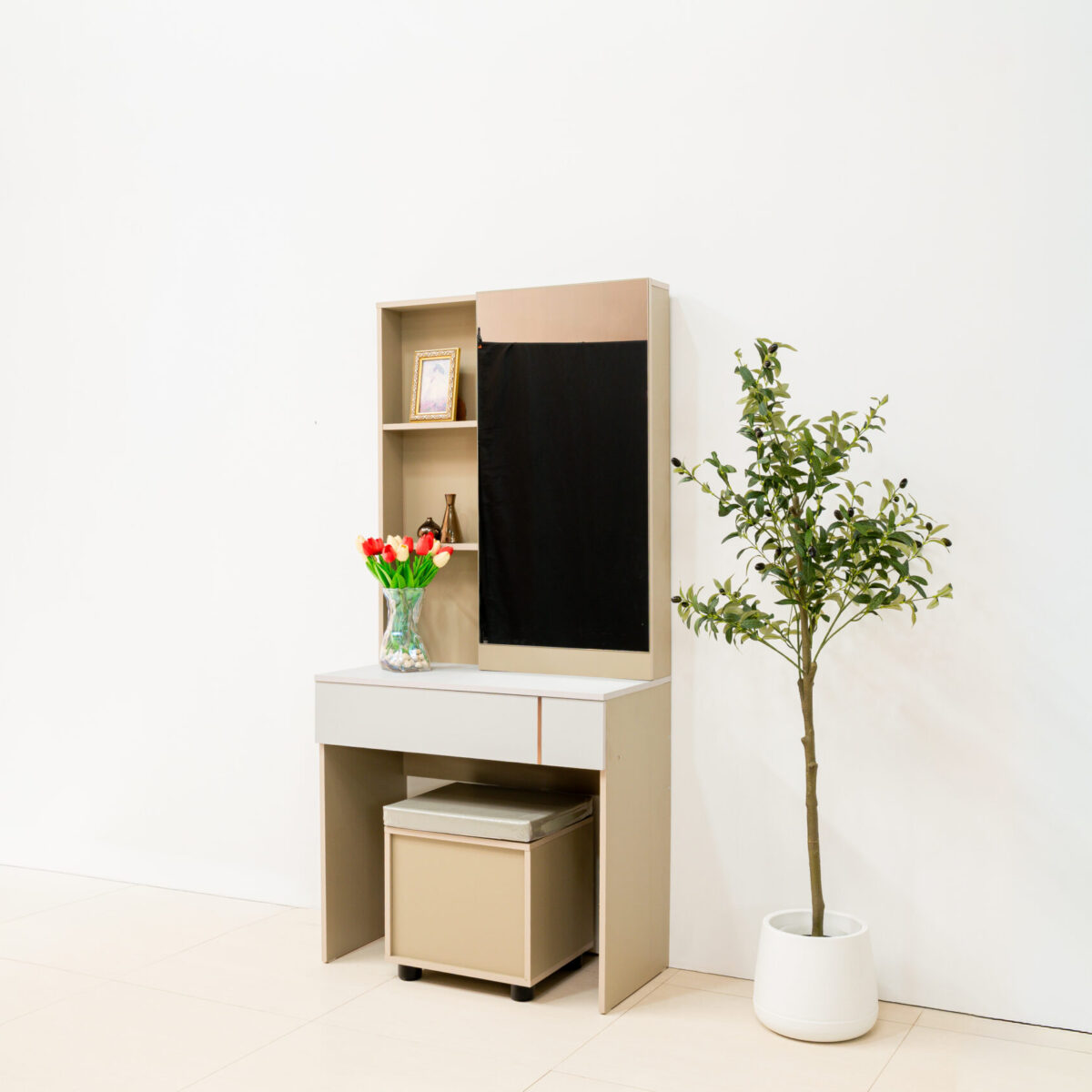 ชุดโต๊ะเครื่องแป้งทูโทนดีไซน์โมเดิร์น พร้อมฟังก์ชันจัดเก็บครบครัน