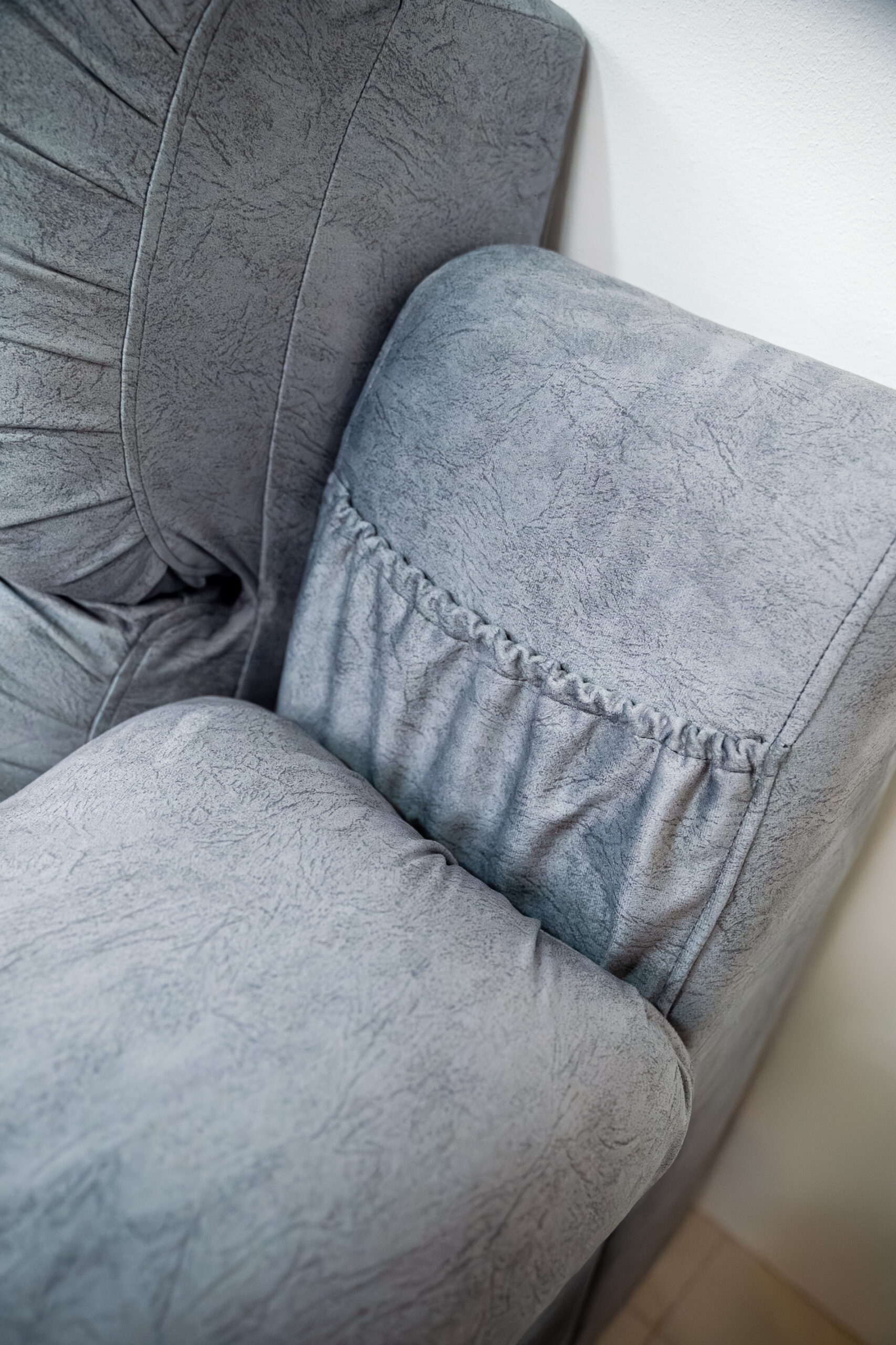 โซฟาเบดหนังกลับ L-Shape สีเทา ดีไซน์ Luxury Function ครบครัน - Image 7