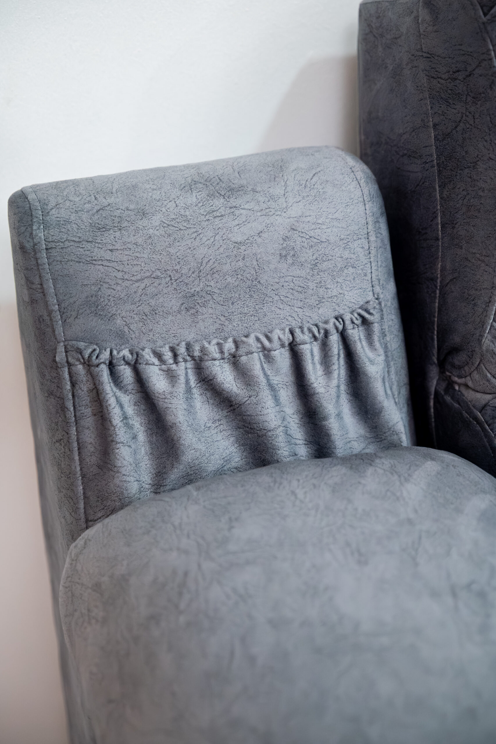 โซฟาเบดหนังกลับ L-Shape สีเทา ดีไซน์ Luxury Function ครบครัน - Image 12