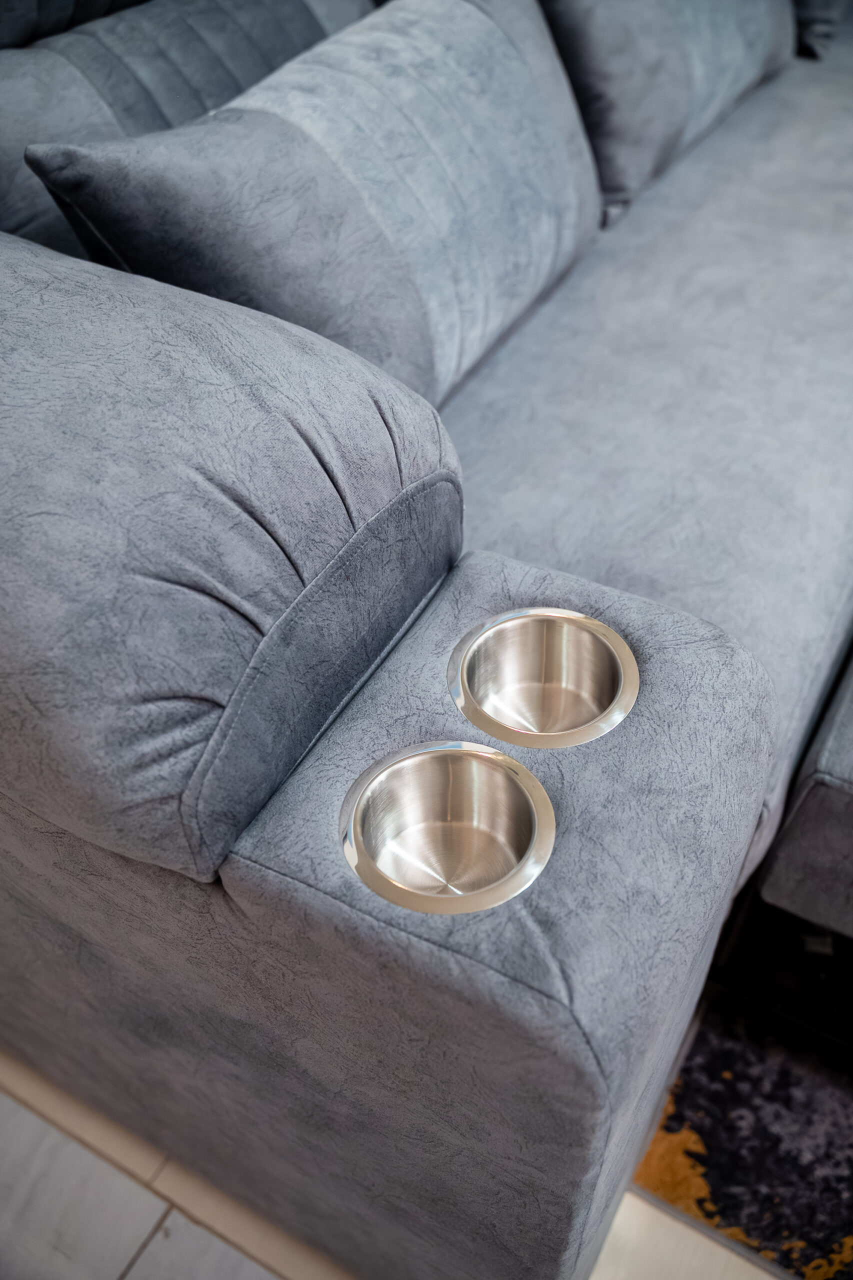 โซฟาเบดหนังกลับ L-Shape สีเทา ดีไซน์ Luxury Function ครบครัน - Image 13