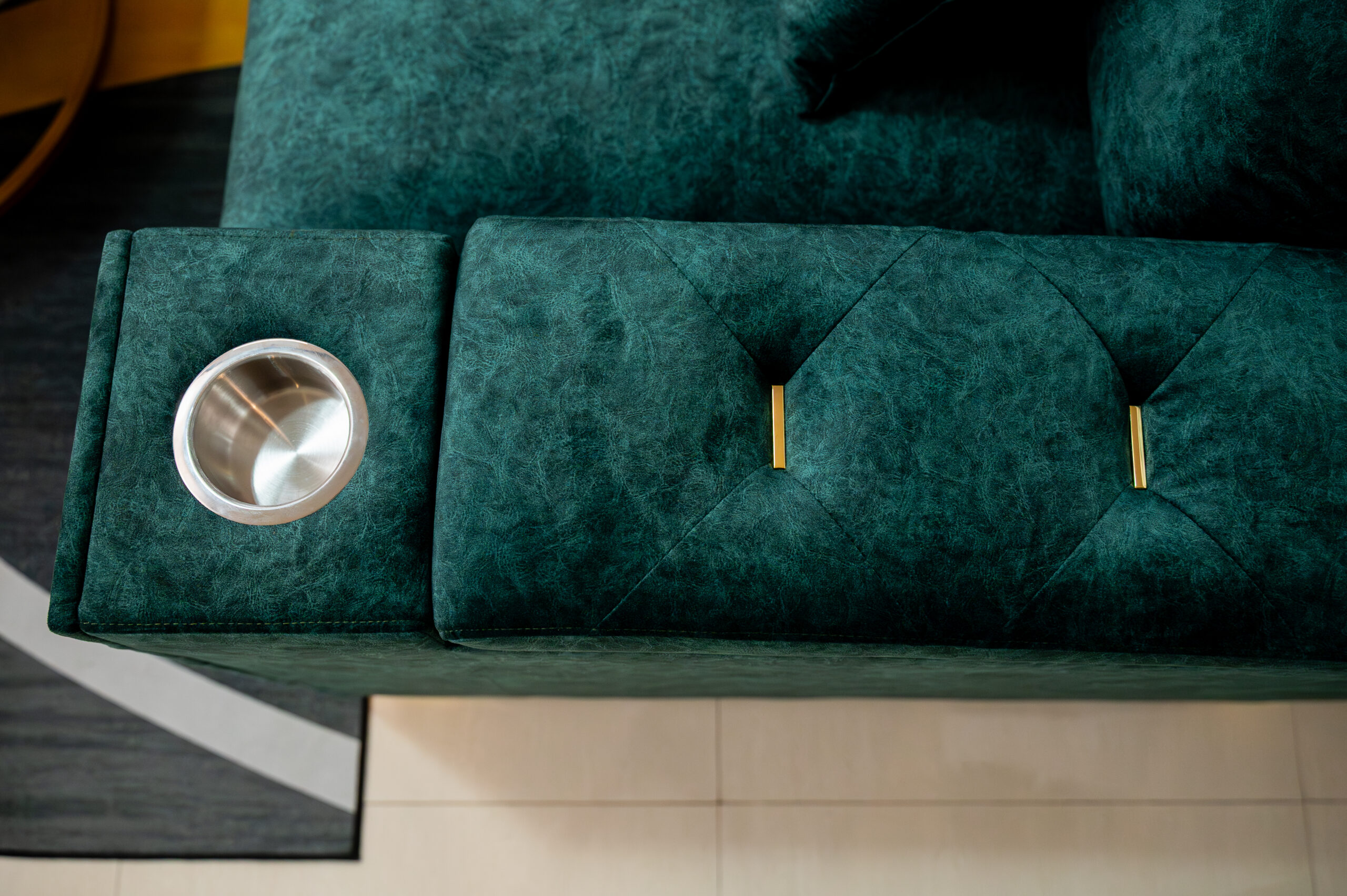 โซฟาเบดกำมะหยี่สีเขียวมรกต ดีไซน์ Luxury ฟังก์ชันระดับเฟิร์สคลาส - Image 6